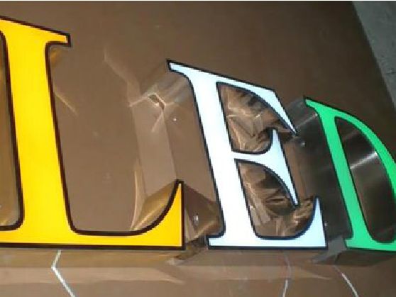 莆田介绍LED招牌的基础知识。